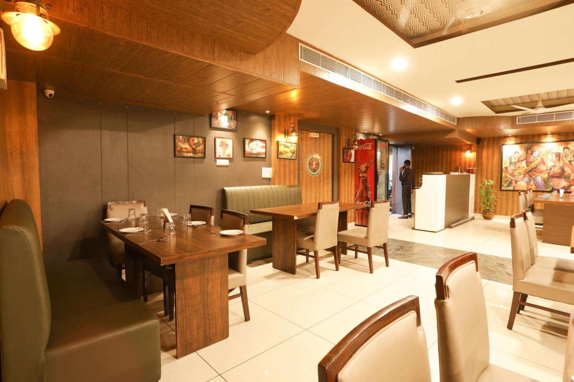 Hotel Razia Inn Hisar Exterior photo