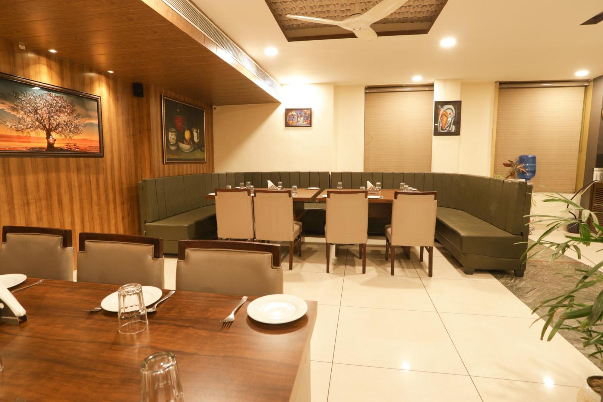 Hotel Razia Inn Hisar Exterior photo