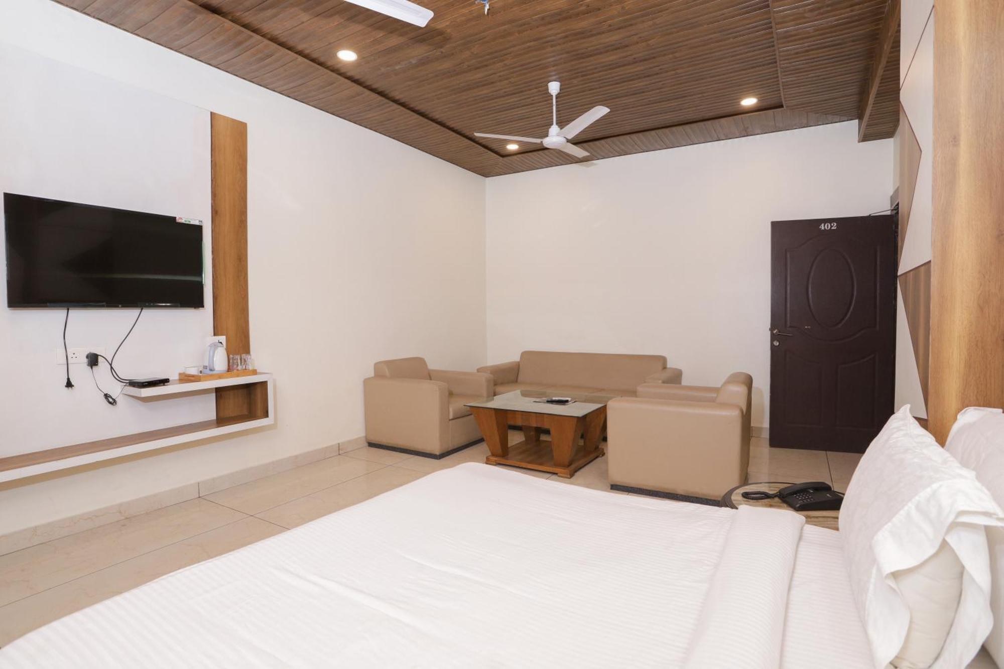 Hotel Razia Inn Hisar Exterior photo