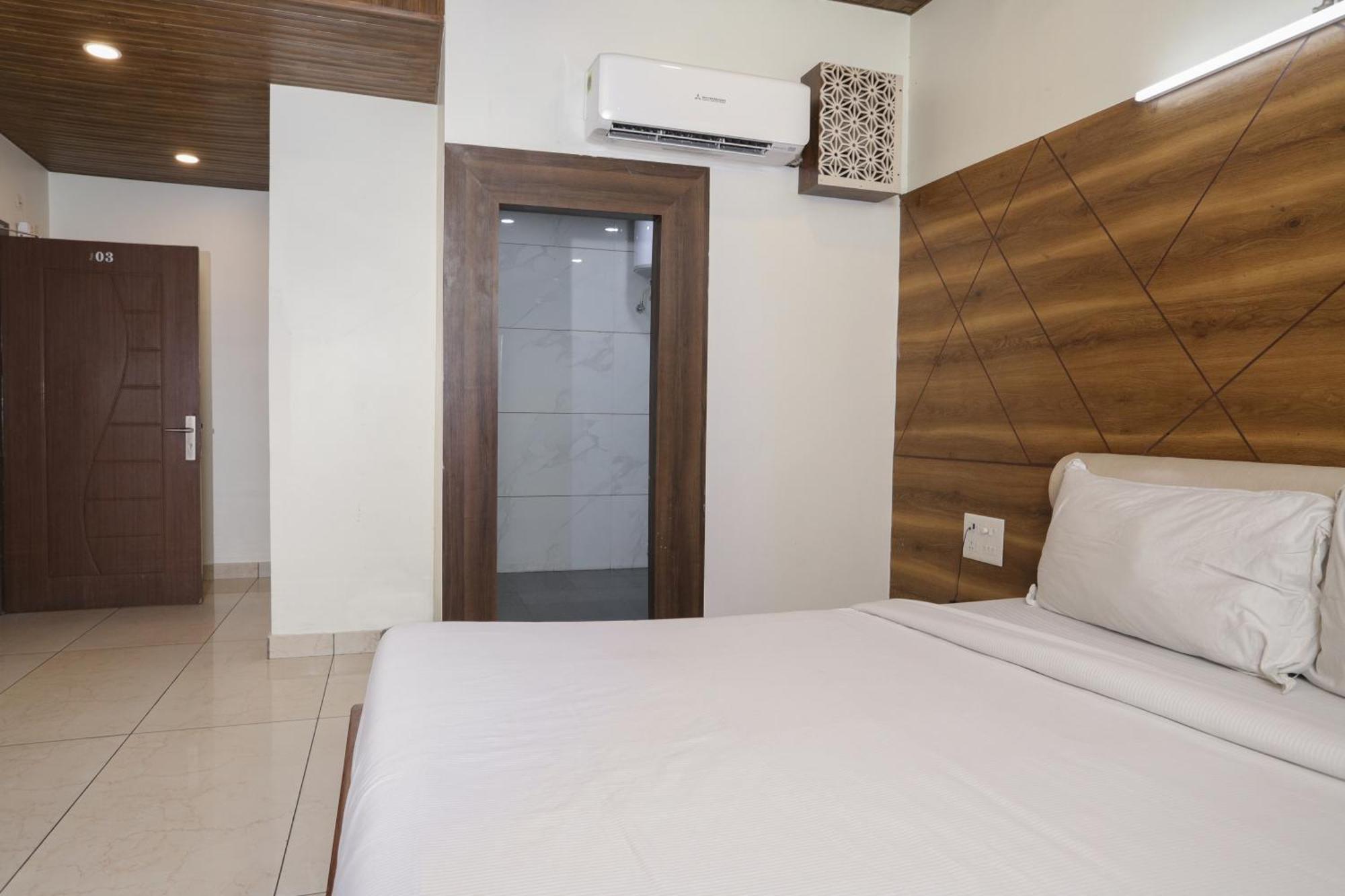 Hotel Razia Inn Hisar Exterior photo