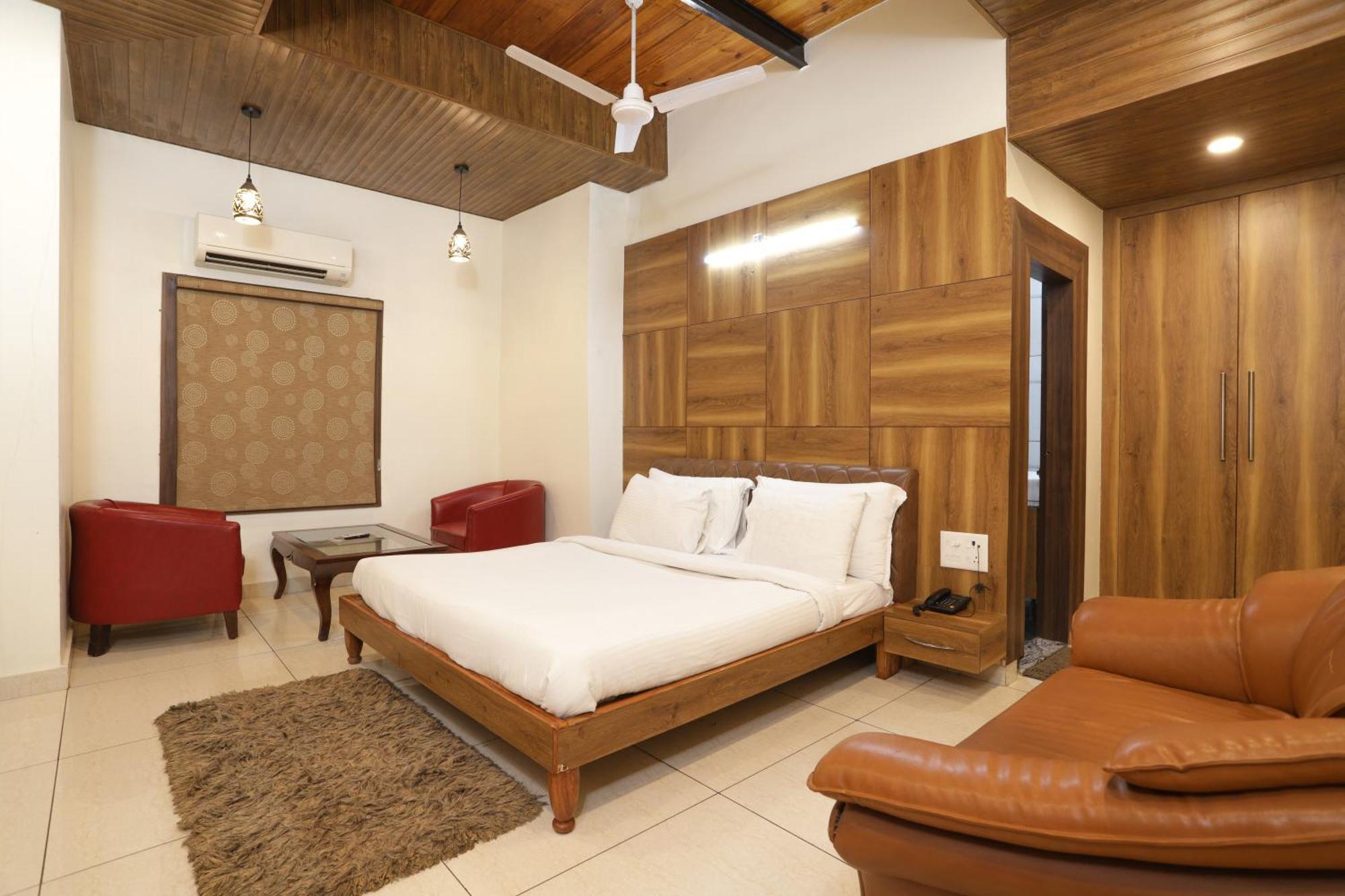 Hotel Razia Inn Hisar Exterior photo